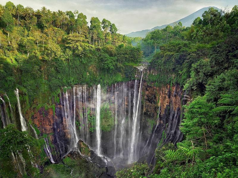 Tumpak Sewu Waterfalls Tumpak Sewu Waterfalls