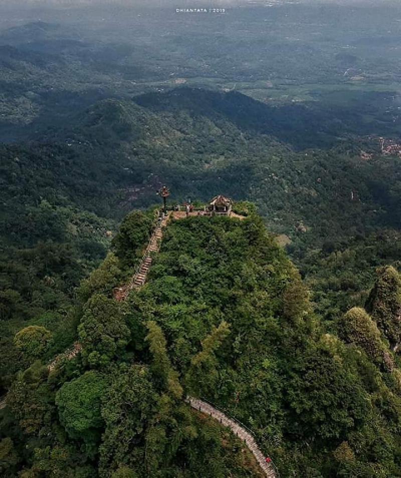The Peak of Suroloyo Borobudur The Peak of Suroloyo Borobudur