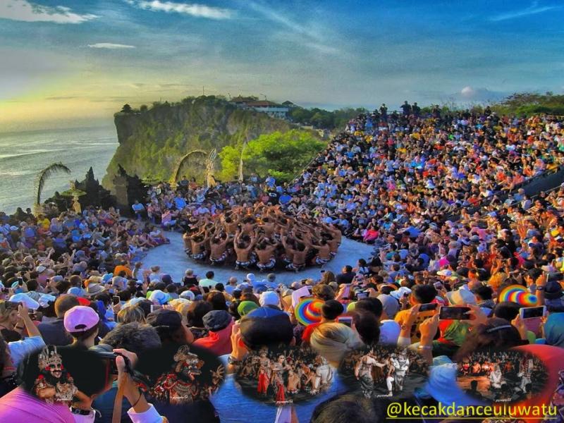 The difference between Barong Dance and Kecak Dance The difference between Barong Dance and Kecak Dance