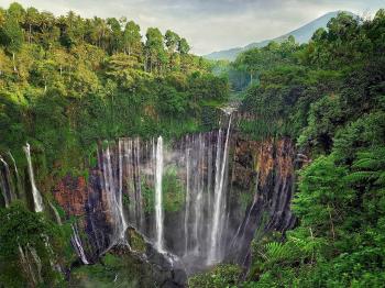 Tumpak Sewu Waterfalls Tumpak Sewu Waterfalls