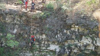 Goa Jomblang, Fenomena Cahaya Surga di Goa Bawah Tanah Goa Jomblang, Fenomena Cahaya Surga di Goa Bawah Tanah