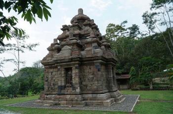 SELOGRIYO TEMPLE MAGELANG