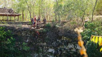 Kisah Kelam di Balik Indahnya Goa Jomblang Kisah Kelam di Balik Indahnya Goa Jomblang