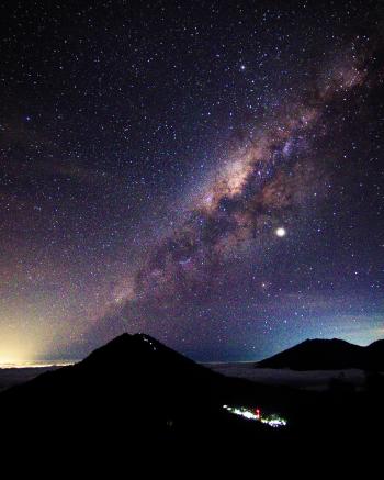 Java to Bali Overland Adventure – Temples, Volcanoes & Island Charm (5 Days / 4 Nights)